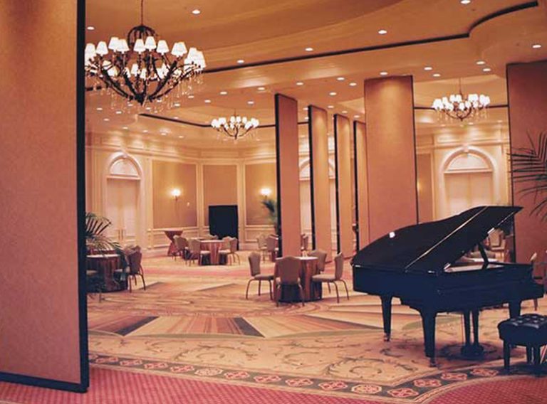 Local Distributor of Moveable/Operable Partitions - Moderco